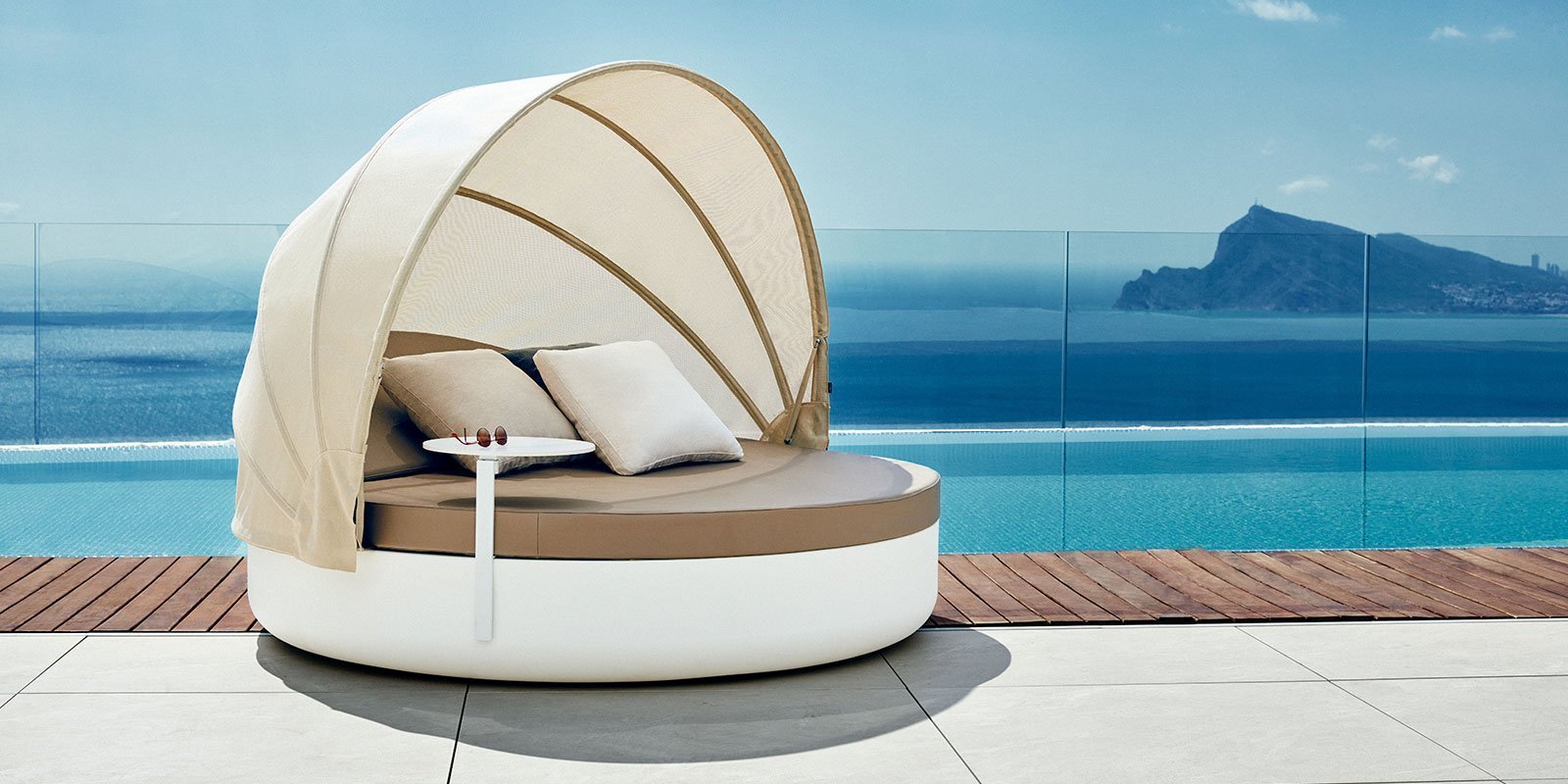 ULM MOON DAYBED WITH SUNROOF